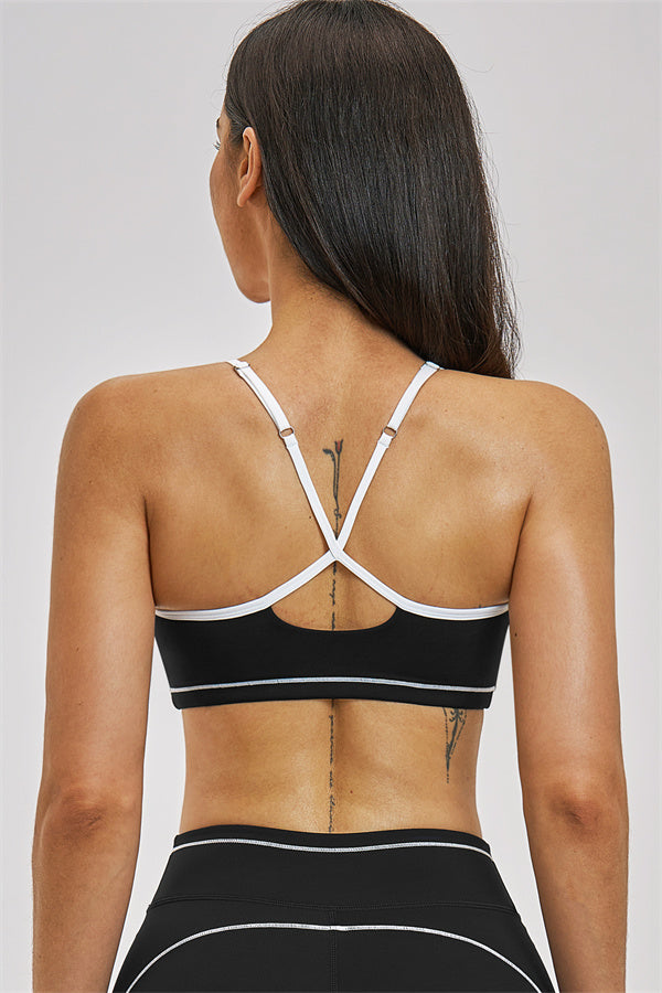 Conjunto Unbound de 2 piezas: sujetador deportivo y shorts