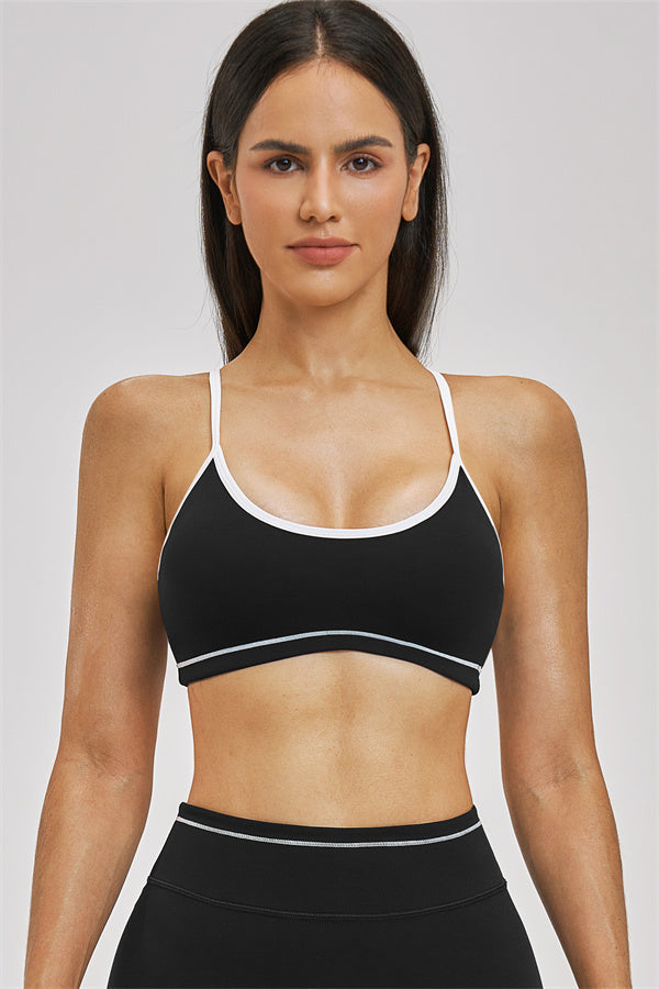 Conjunto Unbound de 2 piezas: sujetador deportivo y shorts