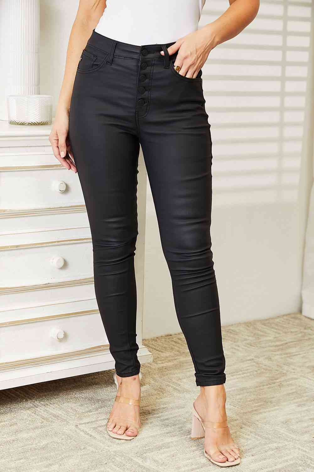 Kancan Jeans skinny de tiro alto al tobillo con acabado negro, tallas grandes