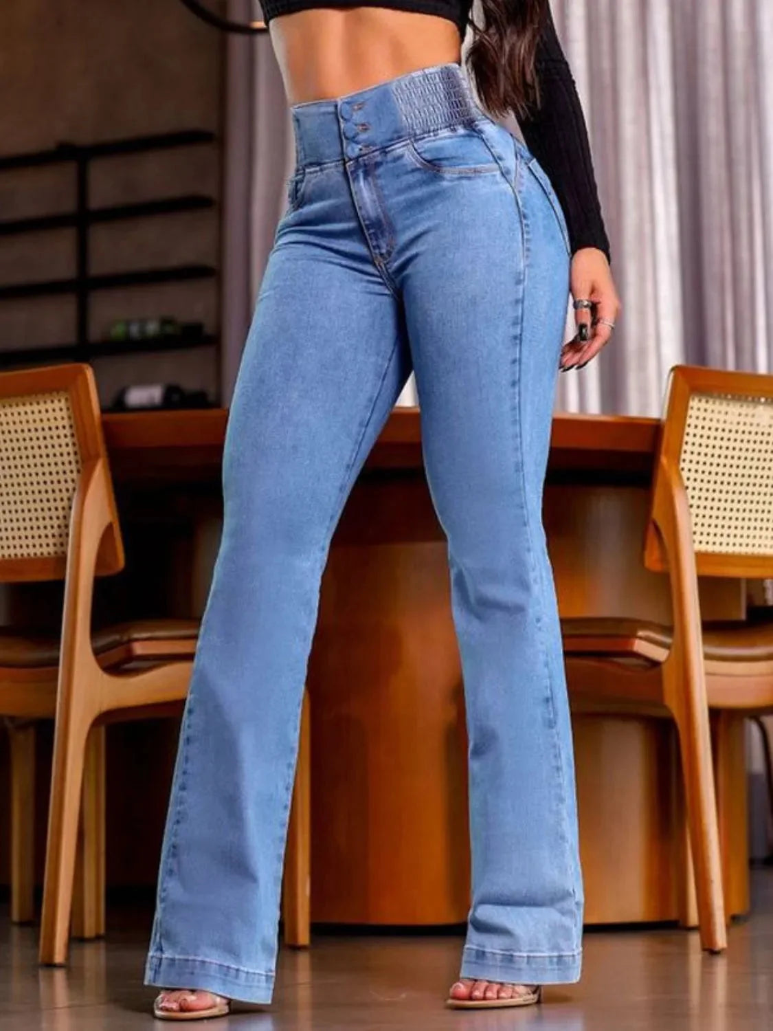 Jeans bootcut de tiro alto