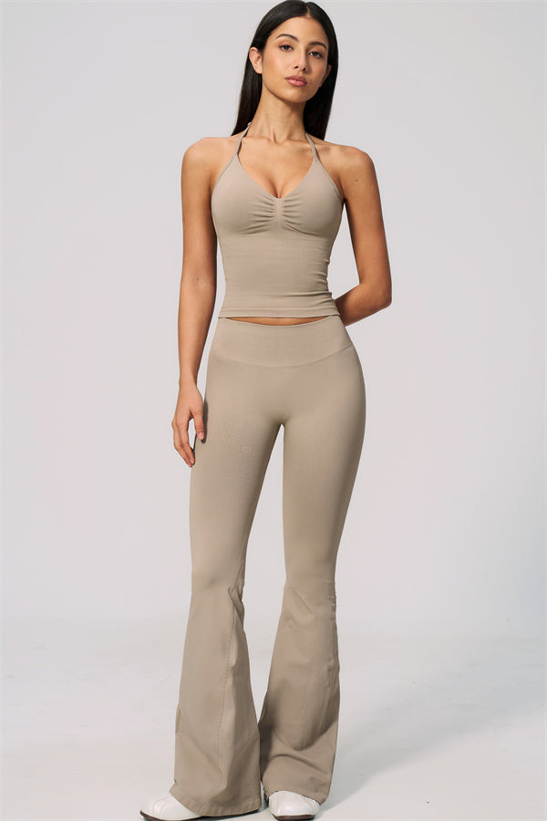 Conjunto de 2 piezas Velvetine: top de tirantes y leggings acampanados