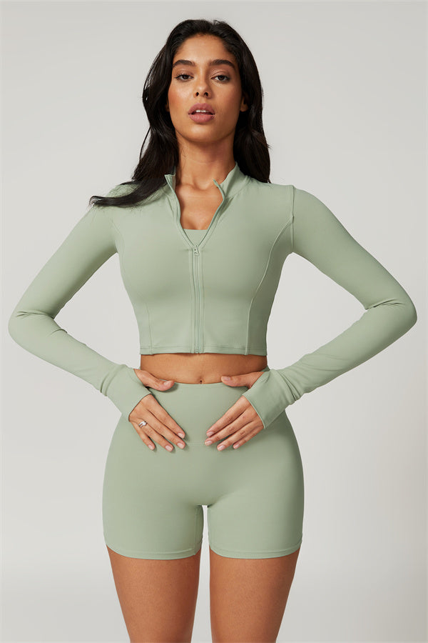 Conjunto de 3 piezas Eloise: chaqueta, sujetador deportivo y pantalones cortos