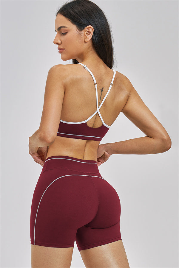Conjunto Unbound de 2 piezas: sujetador deportivo y shorts