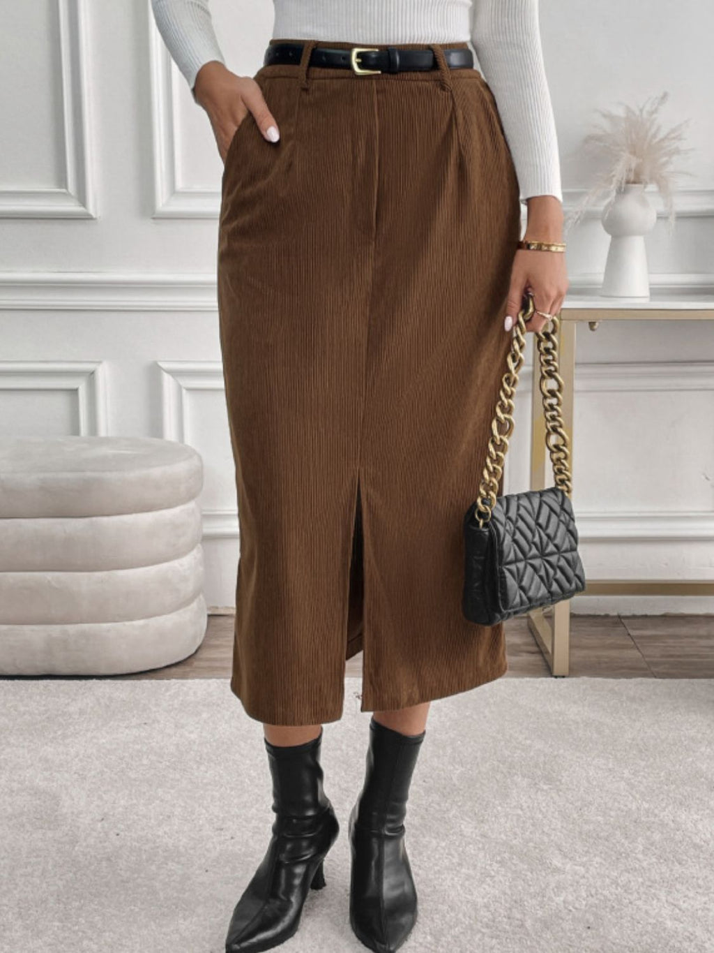Falda midi Perfee con abertura y bolsillos