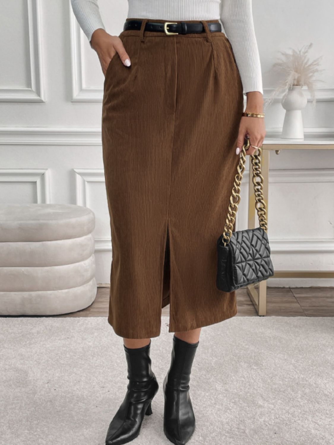 Falda midi Perfee con abertura y bolsillos