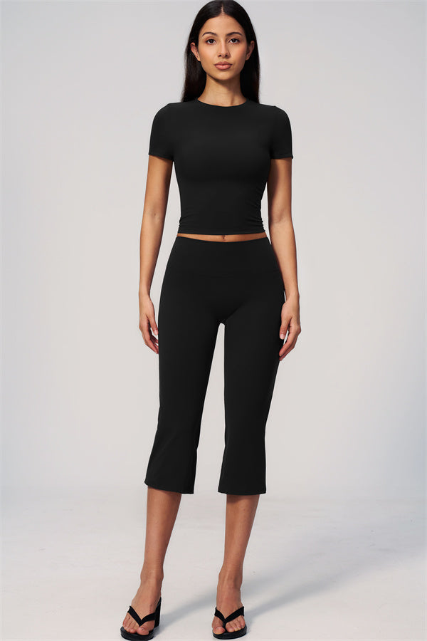 Conjunto de 2 piezas Zura: camiseta y leggings capri