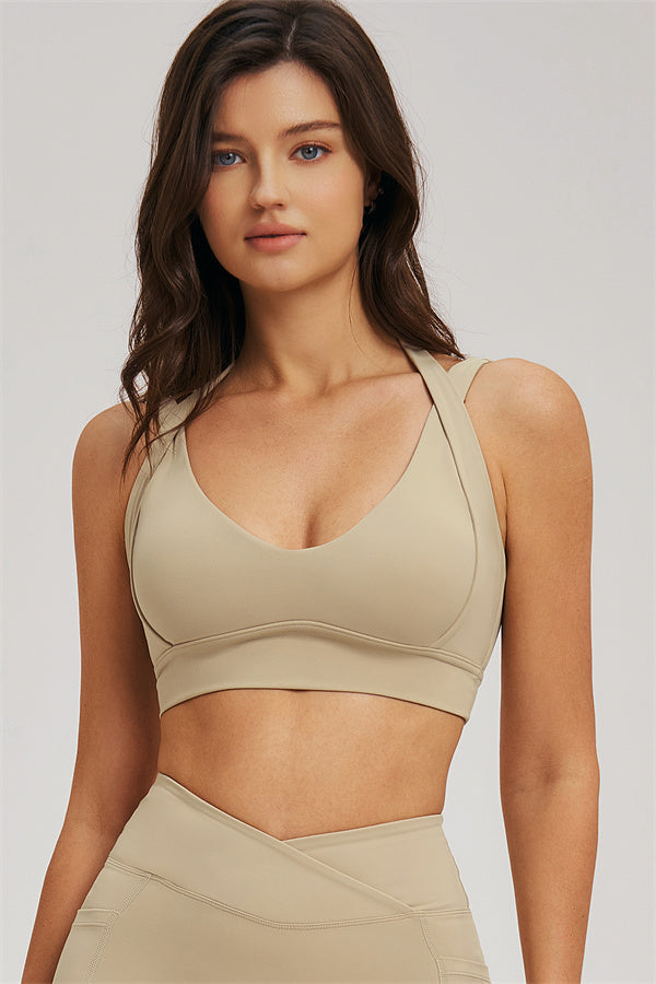 Ensemble 3 pièces Sizzle : veste zippée, brassière de sport et leggings évasés