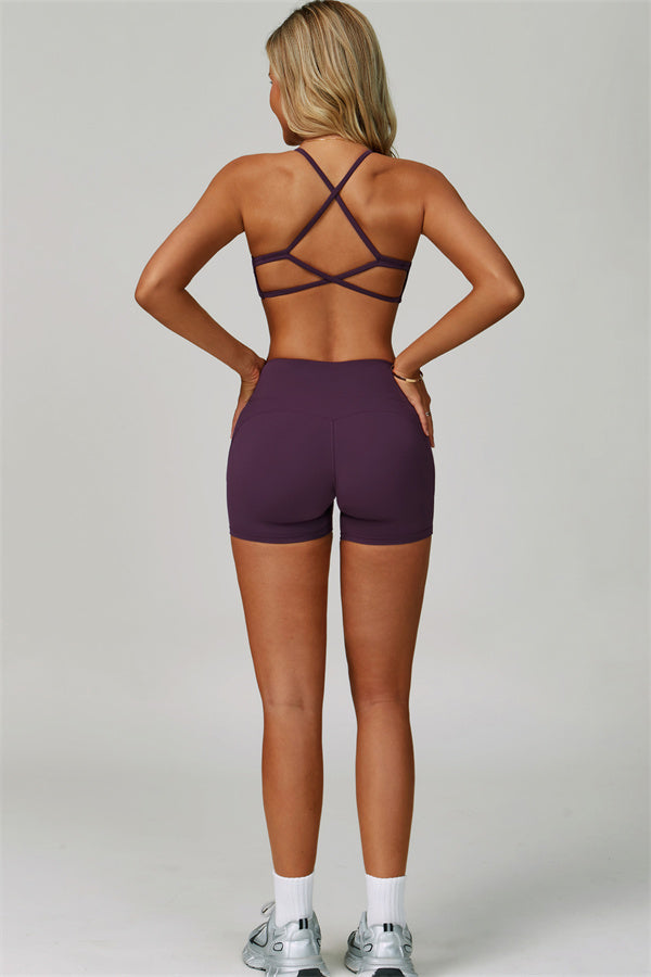 Gedurfde 2-delige sportset: bh met racerback en shorts