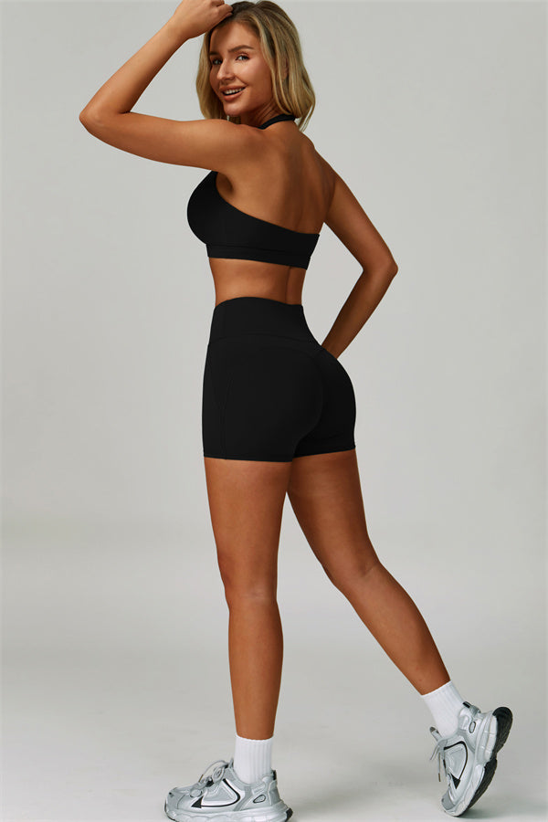 Gedurfde 2-delige sportset: bh met racerback en shorts