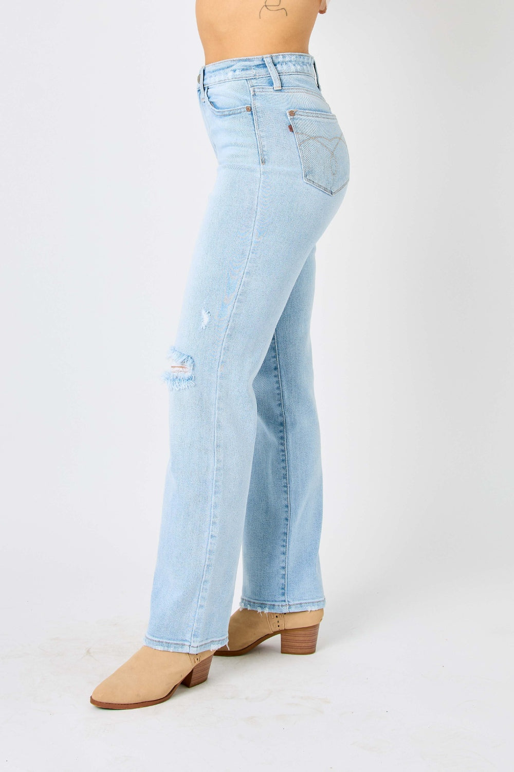 Jeans rectos desgastados de cintura alta Judy Blue, en tallas completas