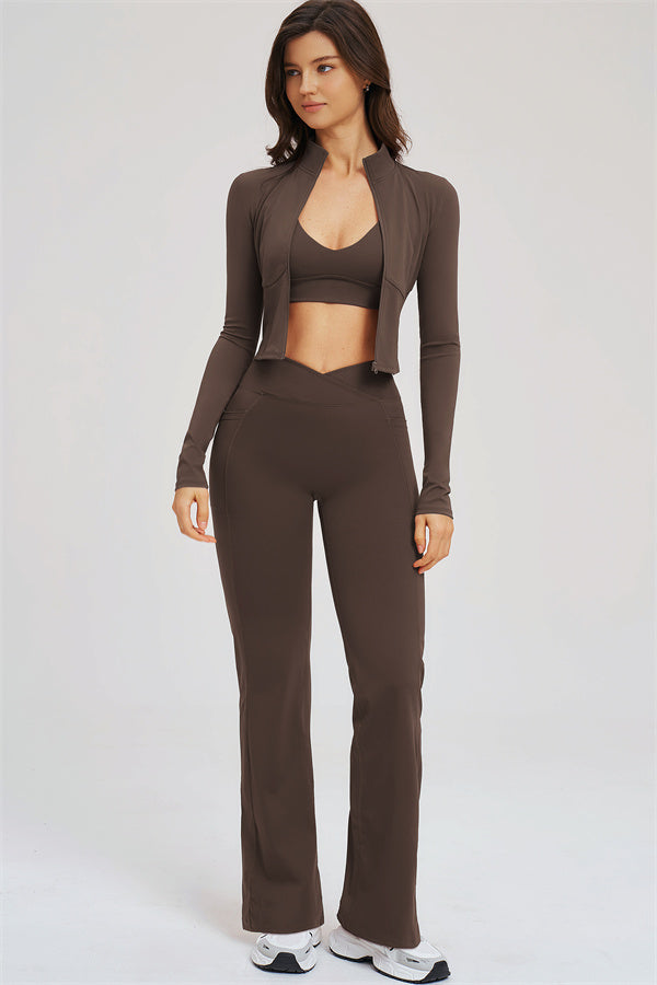 Ensemble 3 pièces Sizzle : veste zippée, brassière de sport et leggings évasés