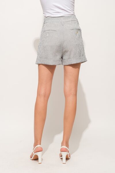 And The Why Shorts de rayas finas de cintura alta con dobladillo vuelto