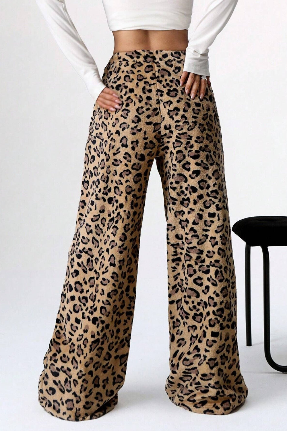 Pantalones de pierna ancha con estampado de leopardo
