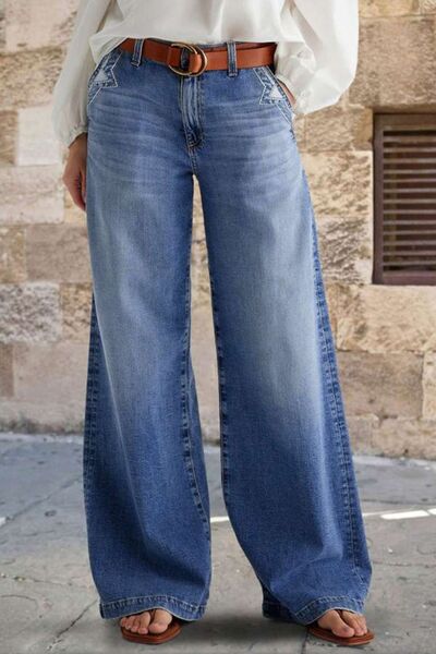 Vaqueros de pierna recta con bolsillos bordados