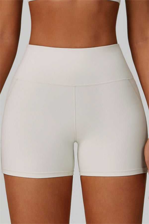 Gedurfde 2-delige sportset: bh met racerback en shorts