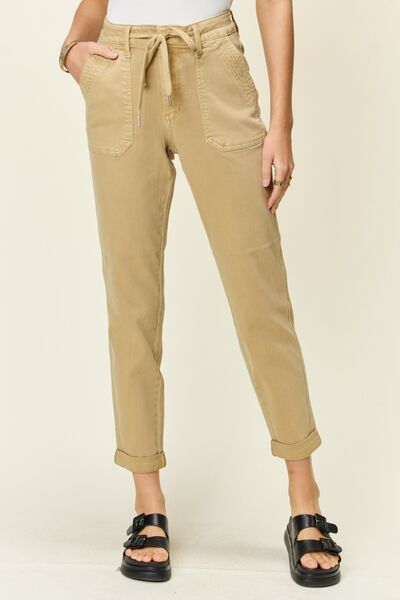 Jeans jogger Judy Blue de cintura alta, disponibles en todas las tallas