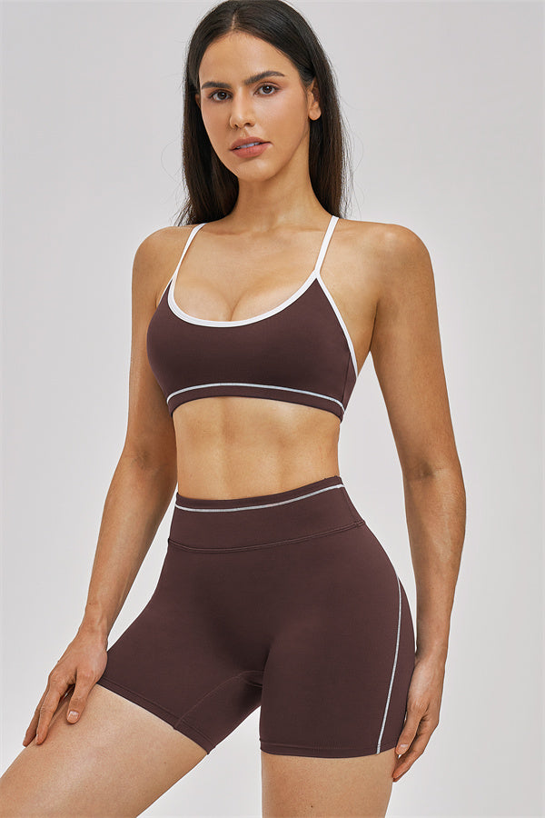 Conjunto Unbound de 2 piezas: sujetador deportivo y shorts