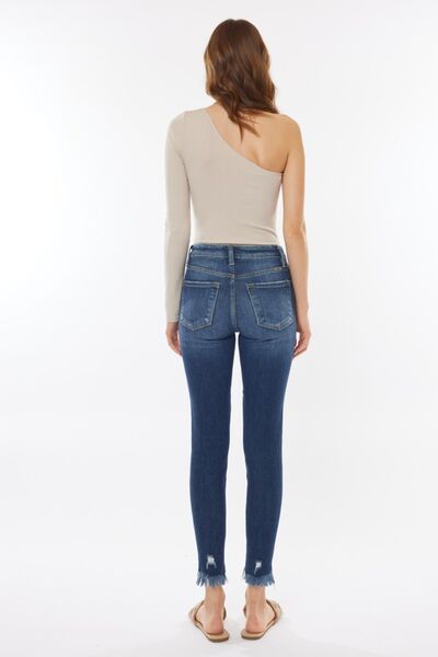 Jeans Kancan de tiro alto, cropped y con bajo sin rematar