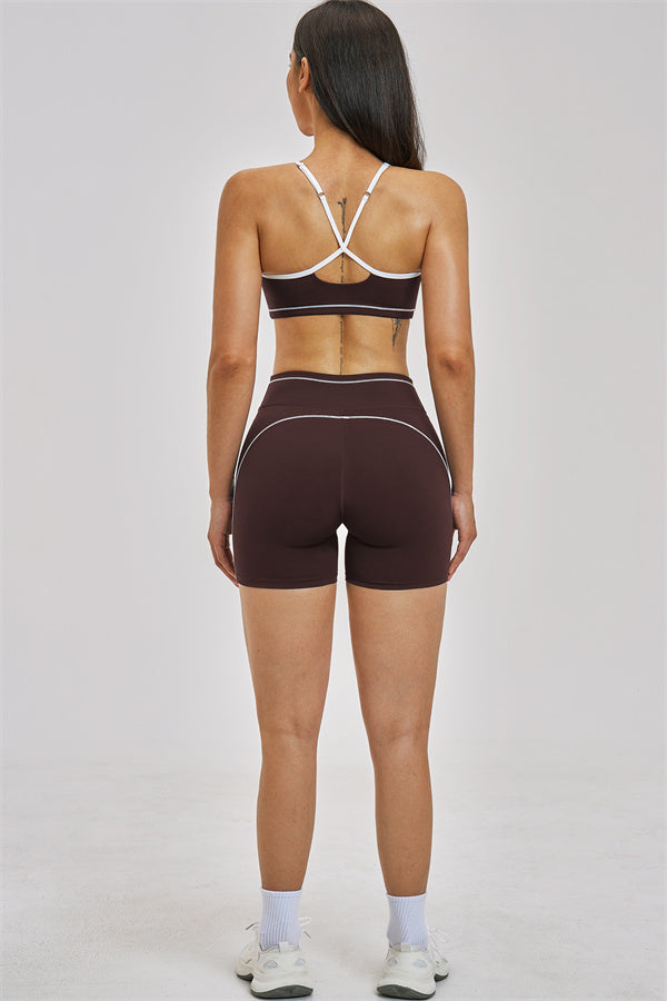 Conjunto Unbound de 2 piezas: sujetador deportivo y shorts