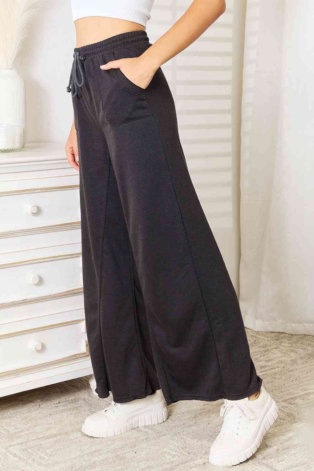 Pantalones Basic Bae de pierna ancha con bolsillos