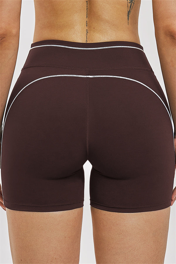 Conjunto Unbound de 2 piezas: sujetador deportivo y shorts