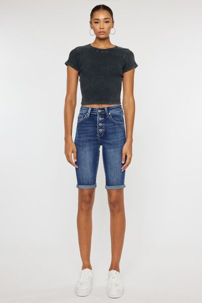 Shorts de mezclilla Kancan de talla grande, con efecto bigotes de gato y cierre de botones