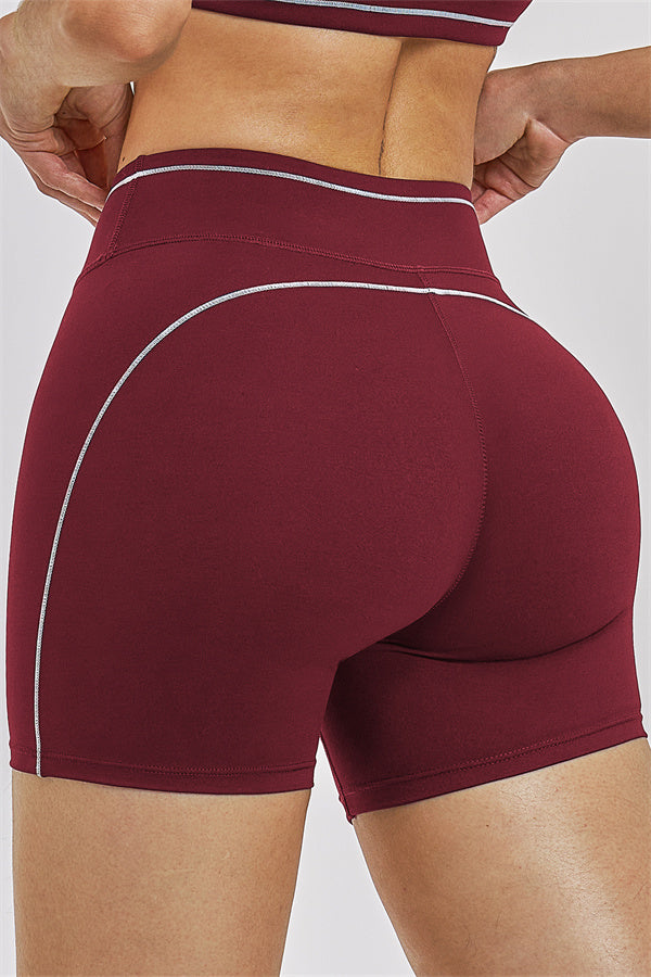 Conjunto Unbound de 2 piezas: sujetador deportivo y shorts