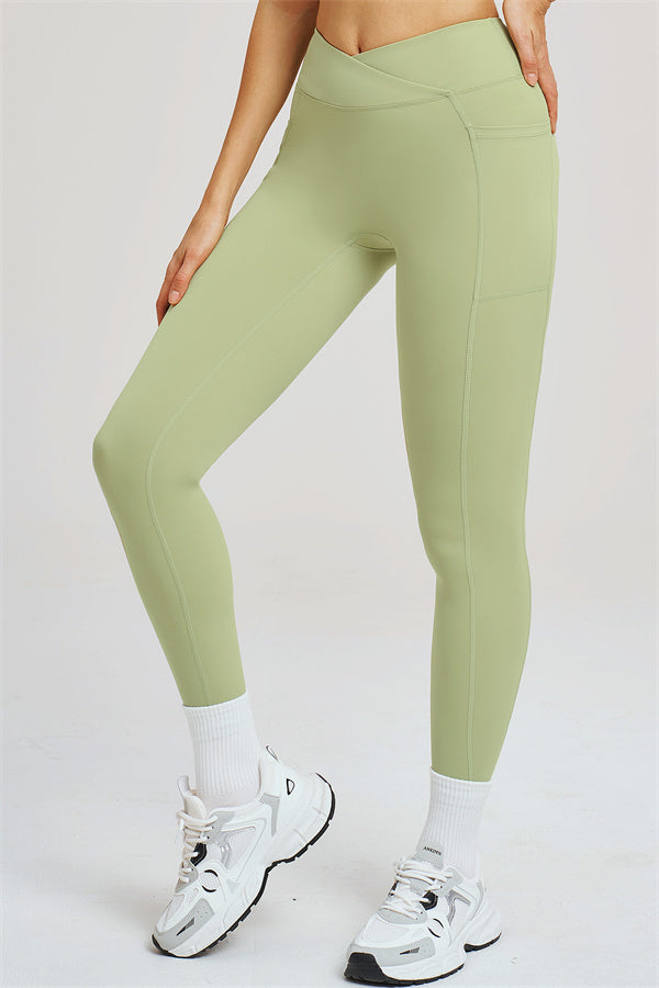 Ensemble 2 pièces Sizzle : brassière de sport et leggings
