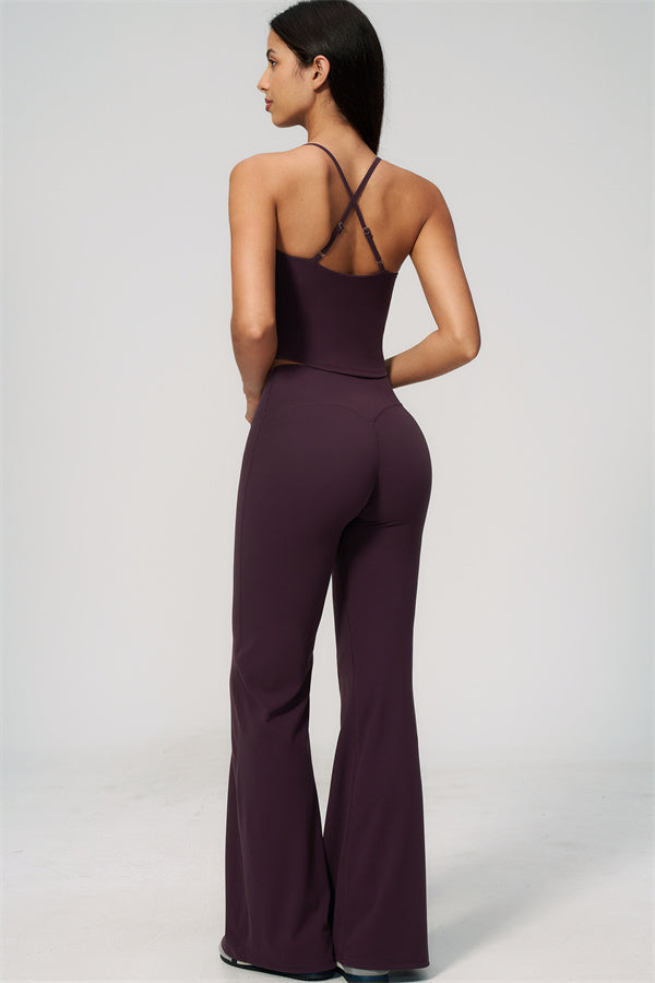 Conjunto de 2 piezas Zura con camiseta de tirantes y leggings acampanados