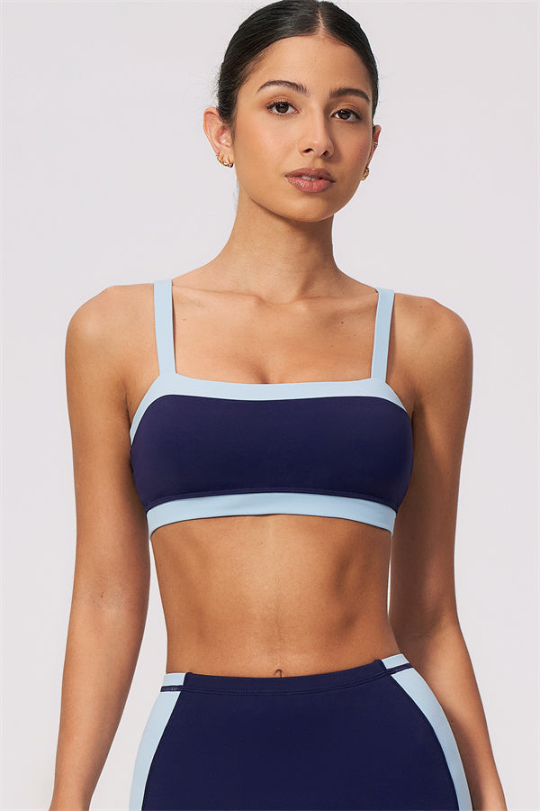Conjunto de 2 piezas de sujetador deportivo y shorts color arenisca