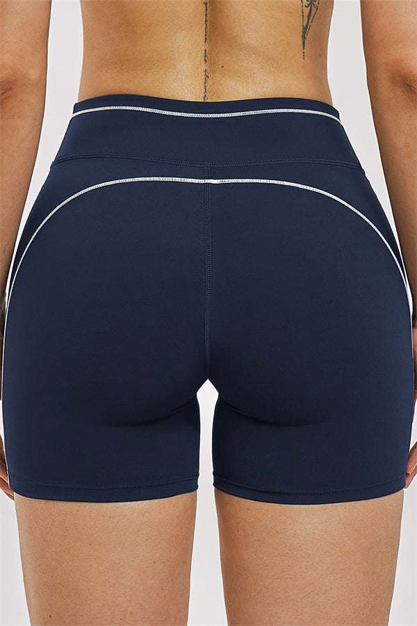 Conjunto Unbound de 2 piezas: sujetador deportivo y shorts
