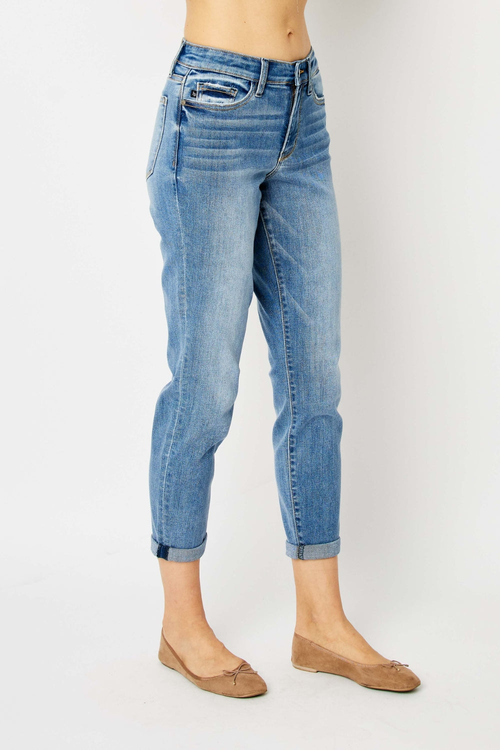 Judy Blue Jeans slim de tiro bajo con dobladillo vuelto, en tallas completas