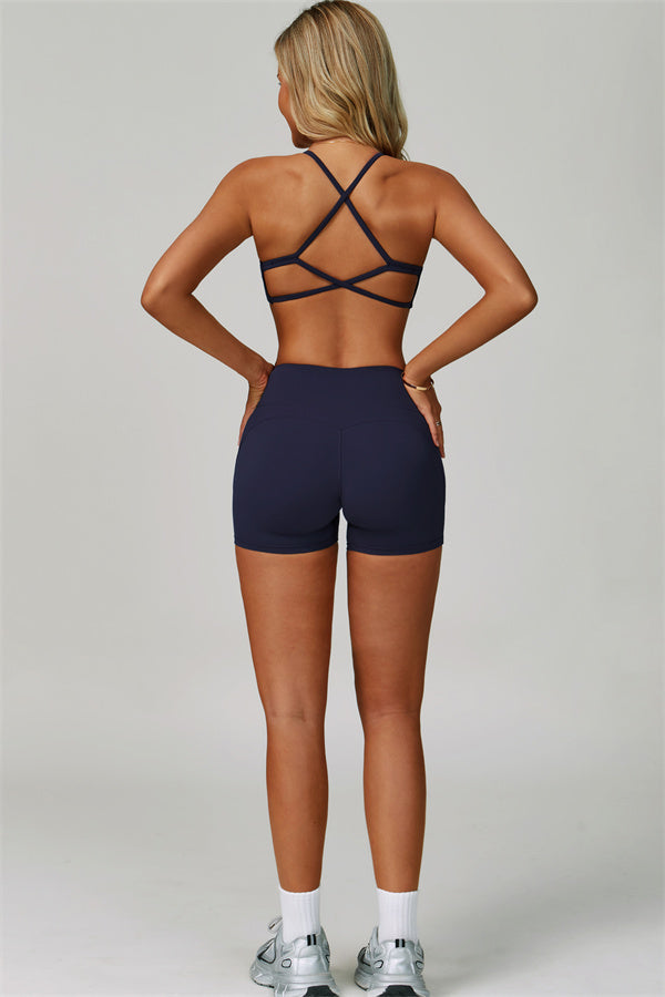 Gedurfde 2-delige sportset: bh met racerback en shorts