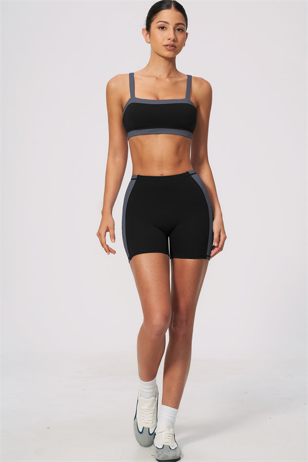 Conjunto de 2 piezas de sujetador deportivo y shorts color arenisca