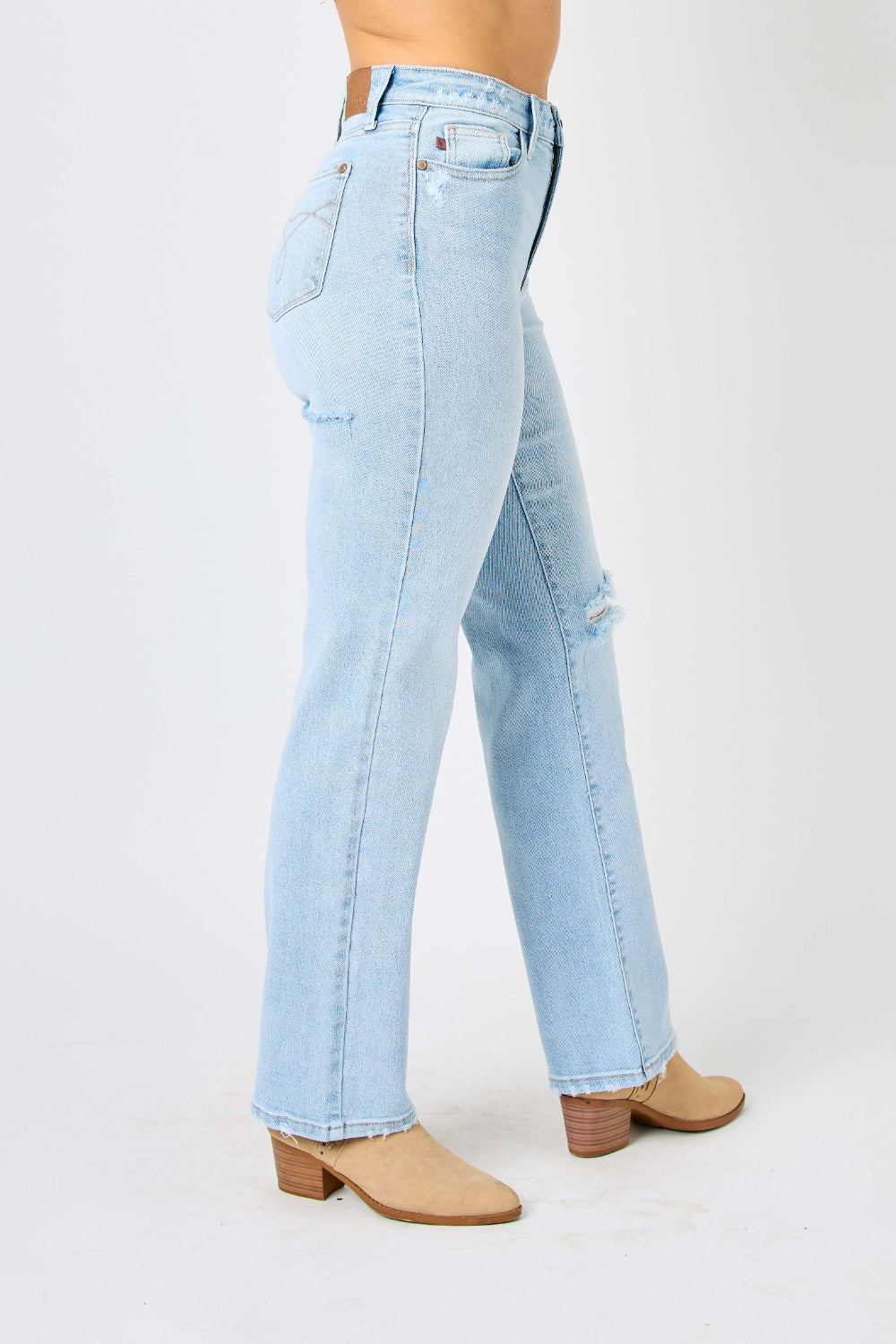Jeans rectos desgastados de cintura alta Judy Blue, en tallas completas