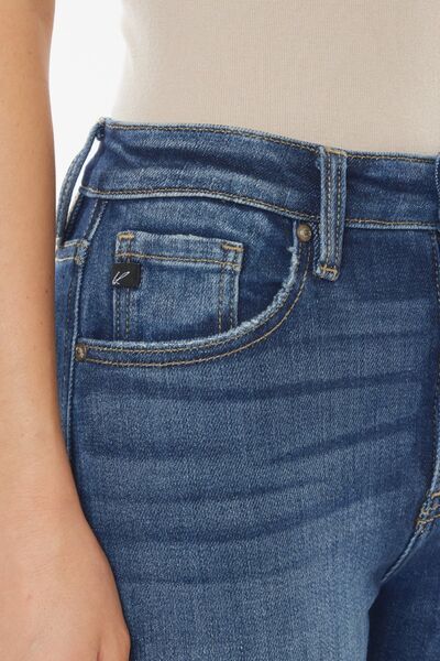 Jeans Kancan de tiro alto, cropped y con bajo sin rematar