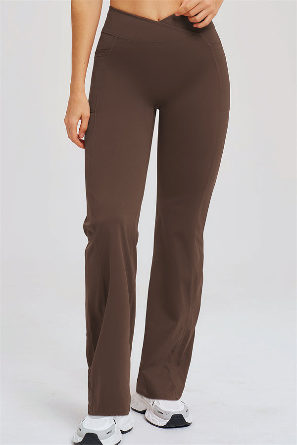 Ensemble 3 pièces Sizzle : veste zippée, brassière de sport et leggings évasés
