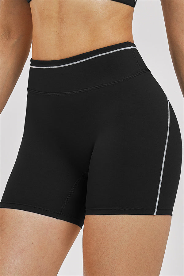 Conjunto Unbound de 2 piezas: sujetador deportivo y shorts
