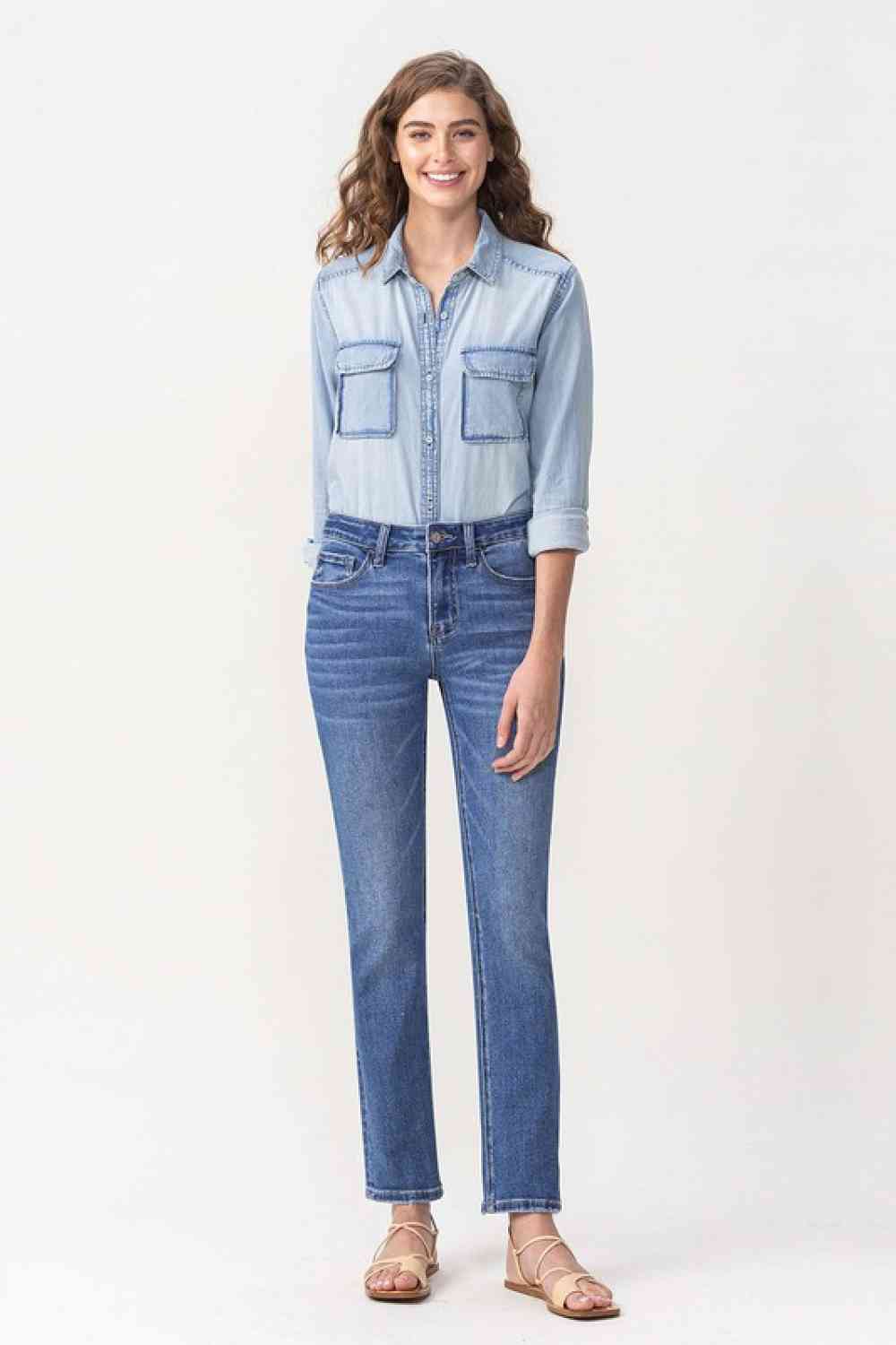 Jeans rectos ajustados al tobillo de tiro medio Maggie, de talla grande, de Lovervet