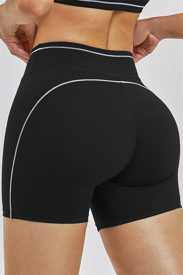 Conjunto Unbound de 2 piezas: sujetador deportivo y shorts