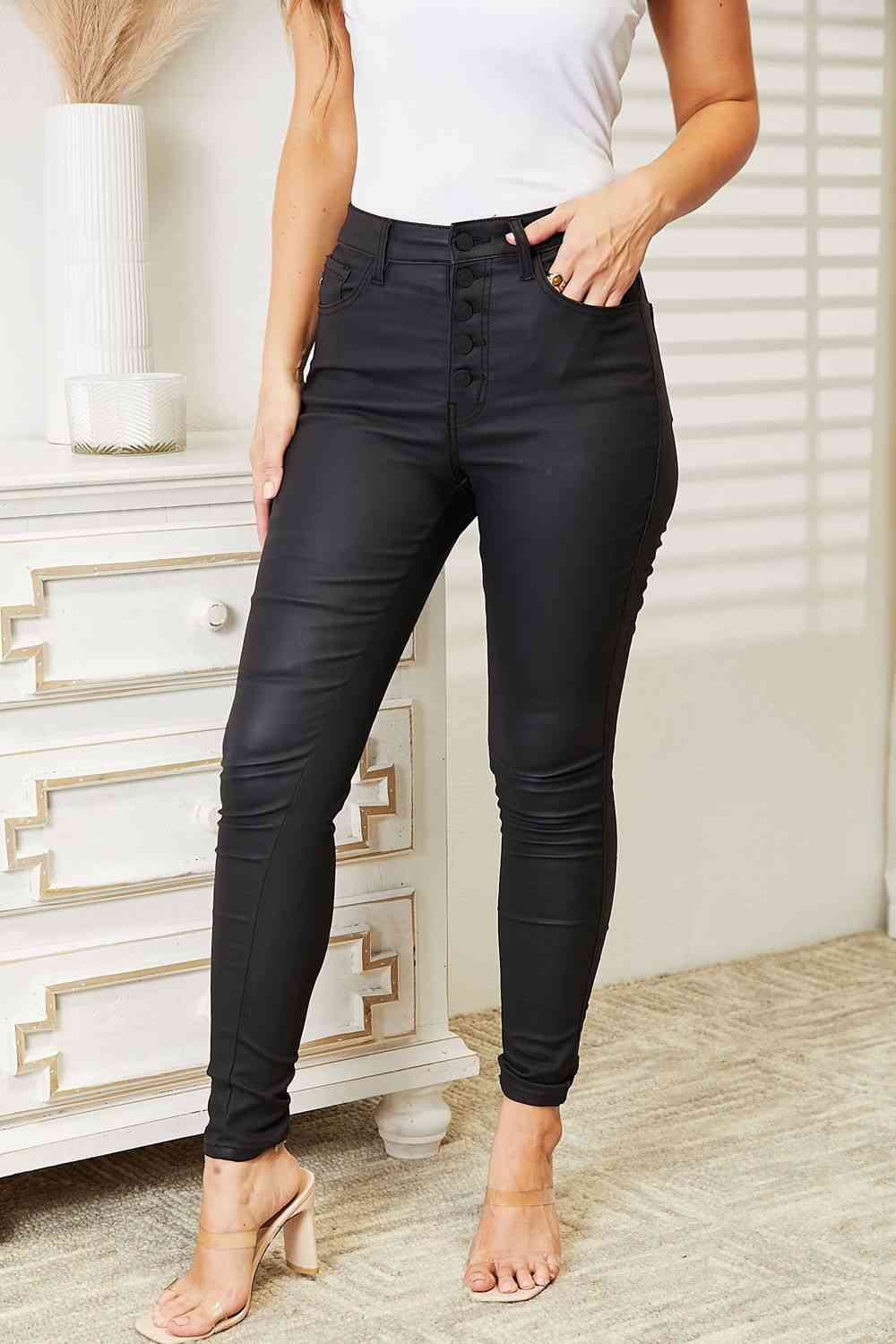 Kancan Jeans skinny de tiro alto al tobillo con acabado negro, tallas grandes