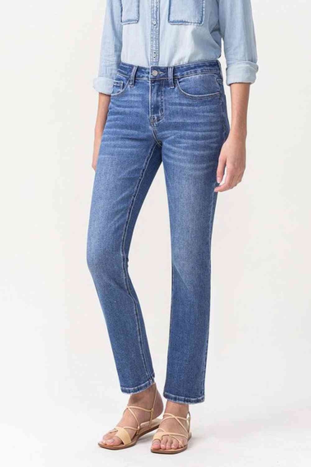 Jeans rectos ajustados al tobillo de tiro medio Maggie, de talla grande, de Lovervet