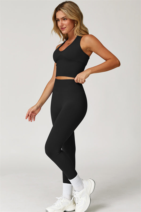 Delight 3-piece set: jacket, sports bra, and leggings