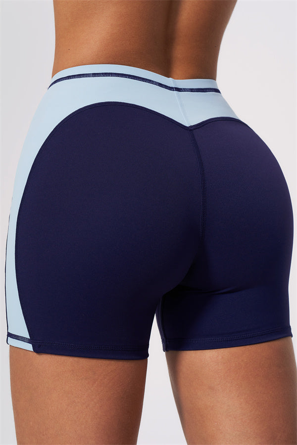 Conjunto de 2 piezas de sujetador deportivo y shorts color arenisca