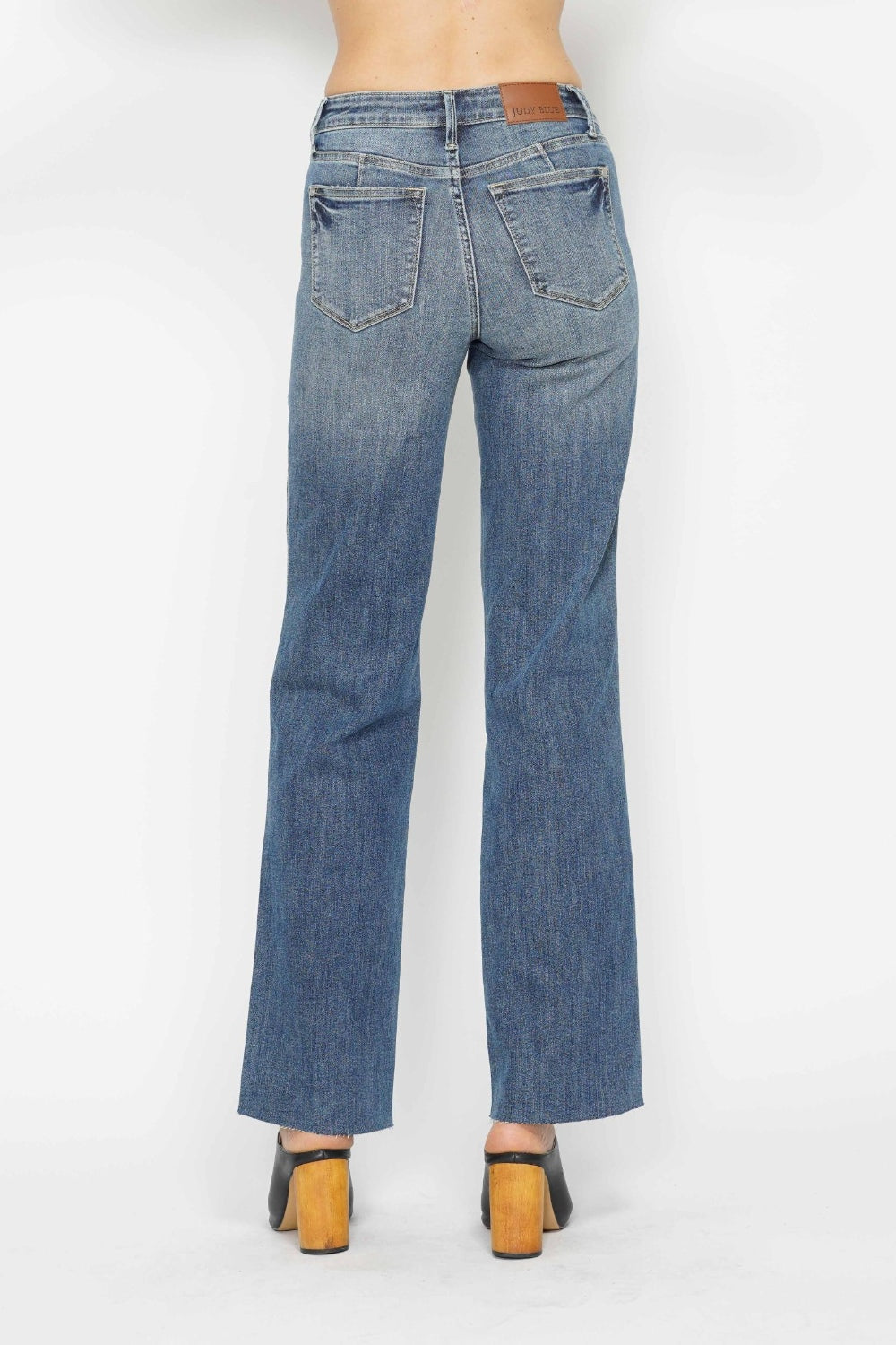 Jeans rectos Judy Blue con control de abdomen en tallas extendidas