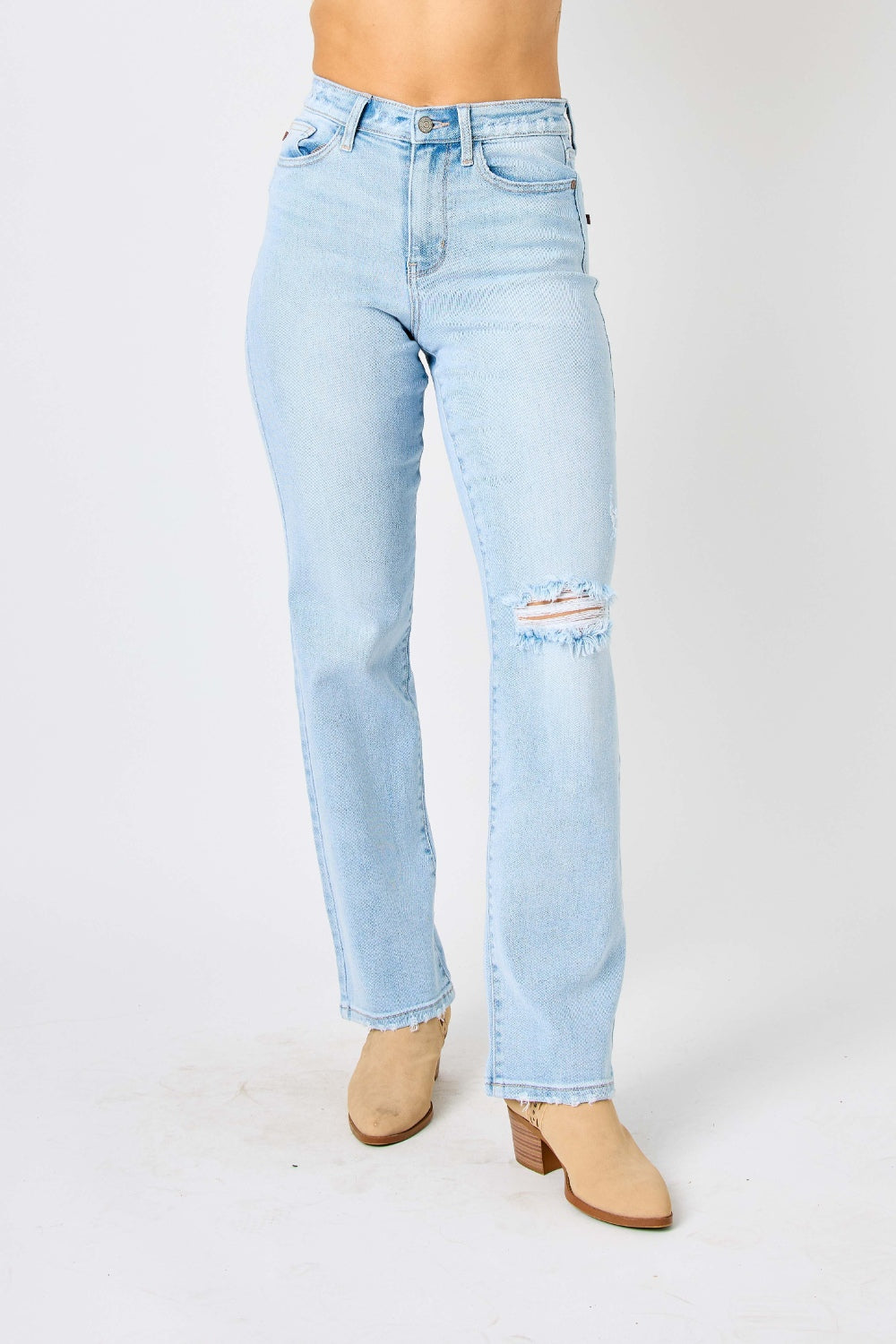 Jeans rectos desgastados de cintura alta Judy Blue, en tallas completas
