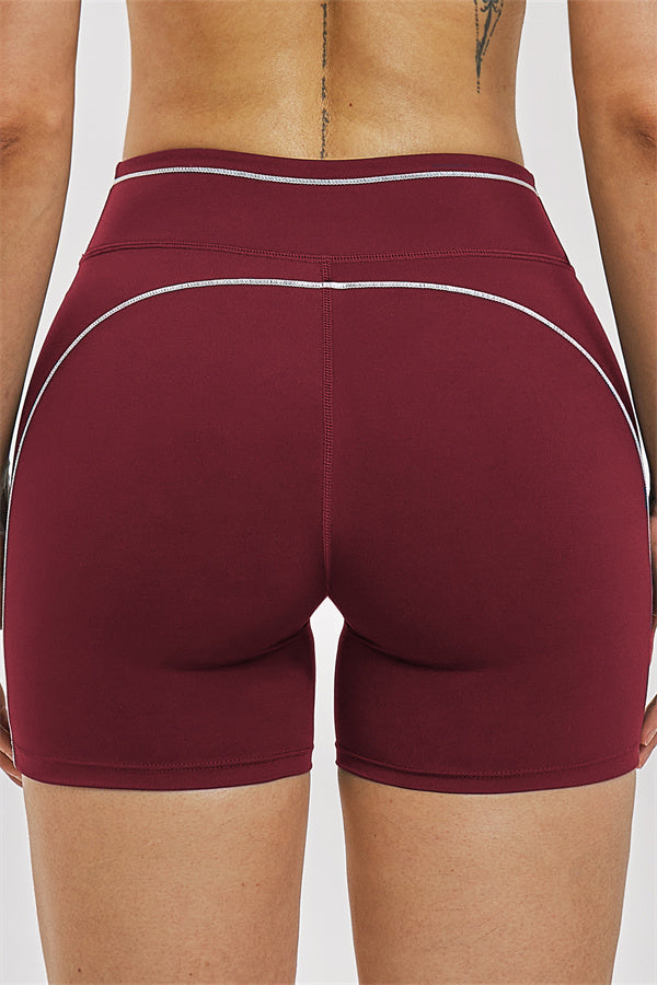 Conjunto Unbound de 2 piezas: sujetador deportivo y shorts