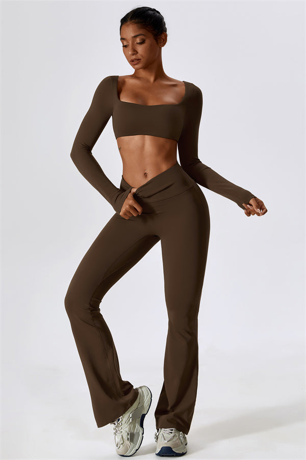 Conjunto de 2 piezas Lily Belle: top corto y leggings acampanados