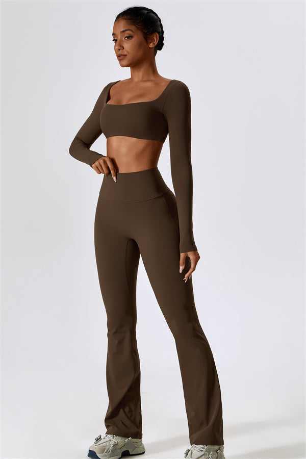 Conjunto de 2 piezas Lily Belle: top corto y leggings acampanados