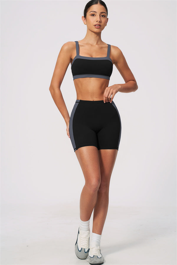 Conjunto de 2 piezas de sujetador deportivo y shorts color arenisca